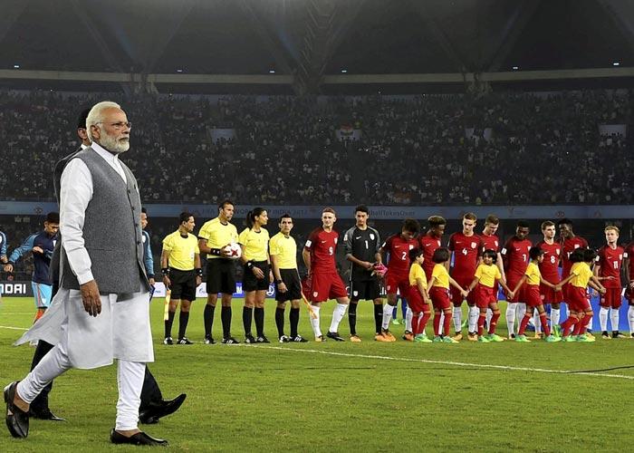 Image result for Modi with indian u-17 team