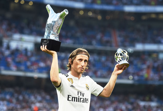 Luka Modrid with the UEFA Player of the Year Award on September 1