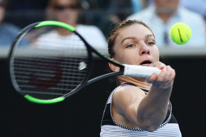 Simona Halep breezed past Venus Williams in the 3rd round of the Australian Open on Saturday