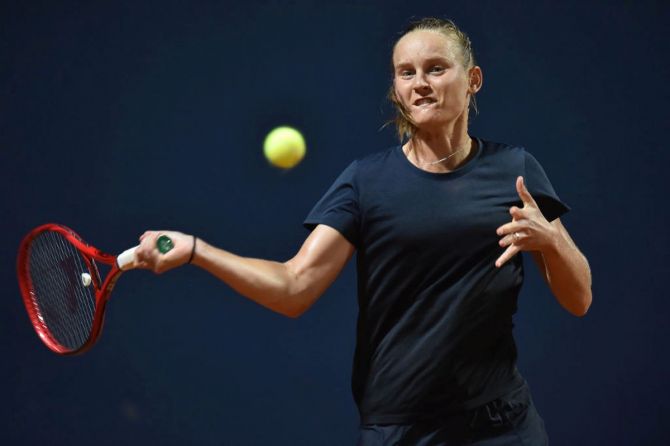 Fiona Ferro struck 51 winners and broke Kontaveit's serve five times in a clinical display