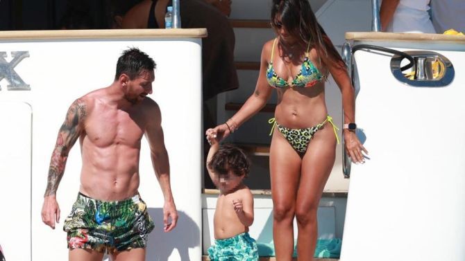 Lionel Messi with wife Antonela Roccuzzo on holiday in Ibiza
