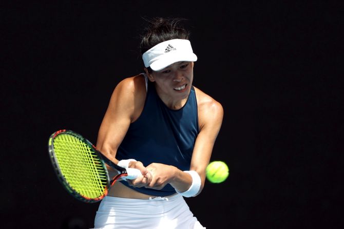 Taiwan's Su-Wei Hsieh makes a backhand return during her quarter-final against Japan's Naomi Osaka.