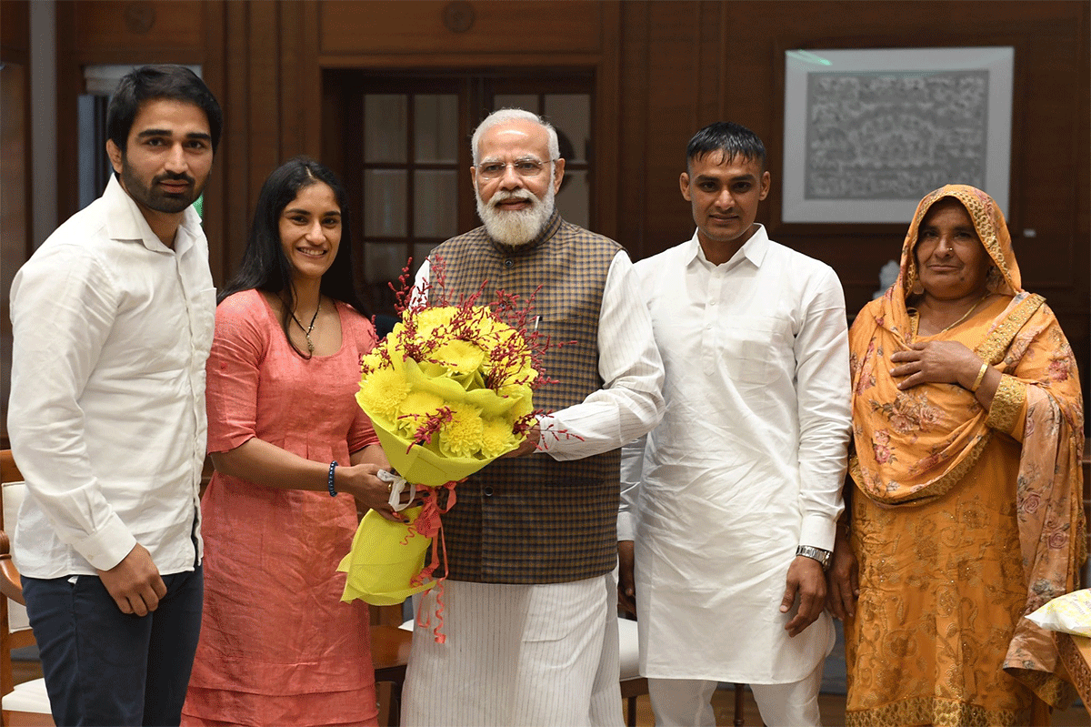 Vinesh Phogat and her family visit PM Modi on Monday 