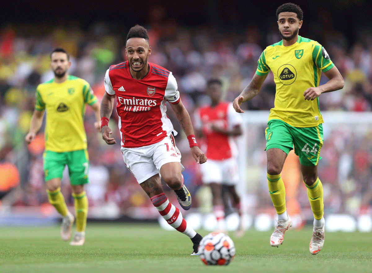 Arsenal's Pierre-Emerick Aubameyang chases the ball down during the match against Norwich City at Emirates Stadium