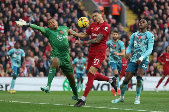 Southampton's Gavin Bazunu in action with Liverpool's Darwin Nunez