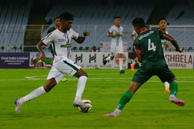 Action from the Durand Cup opener played between Mohun Bagan Super Giant and Bangladesh Army FT in Kolkata on Thursday