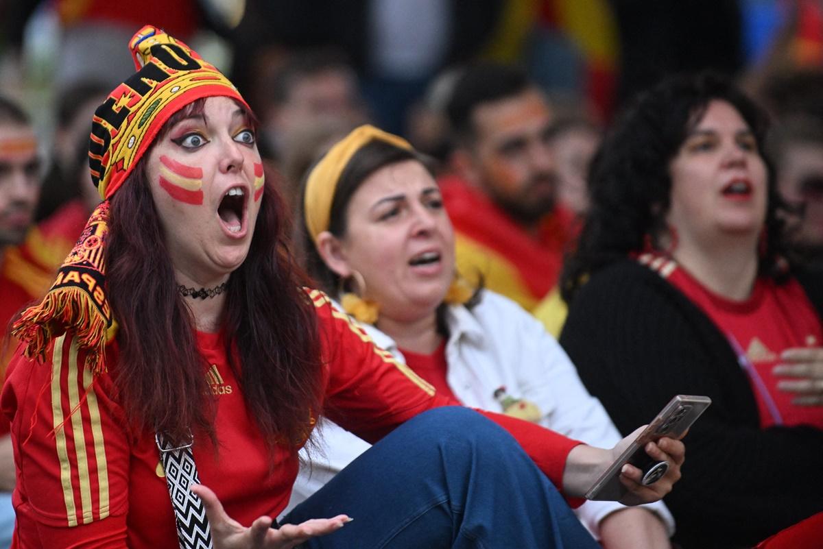 Spanish fans
