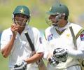 Younis, Misbah steady Pakistan but Sri Lanka in control