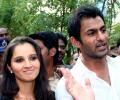 Sania backs Shoaib, says marriage as scheduled