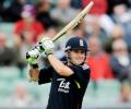 Davies steers England to victory over Pakistan