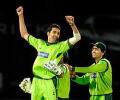 Gul's six gives Pakistan victory