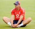 KP to use 'Switch Hit' to surprise opponents