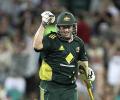 Hussey puts Australia 3-0 up at SCG