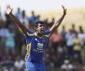Sri Lanka crush India by 9 wkts in 2nd ODI