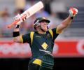 Warner's ton lifts Aus to victory in first final