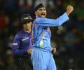 Harbhajan dedicates award to mother, close friends