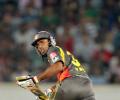 Sunrisers beat Royal Challengers in Super Over