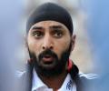'Drunk' Panesar urinates on bouncers, fined by cops
