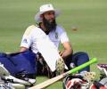 Surrey sign Amla for rest of county championship