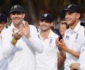 Will Pietersen & co apologise for urinating on Oval pitch?