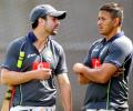 Khawaja, Maxwell eye quality practice in warm-up match