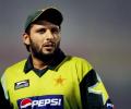Miandad questions Afridi's place in Pakistan team