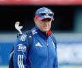 Flower slams reports of 'ultimatum' to Pietersen as 'inaccurate'
