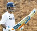 Dhoni goes bat-shopping in Meerut