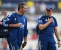 Gooch rubbishes Pietersen's claims, urges Cook to speak up