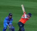 Morgan smashes England to thrilling T20 victory