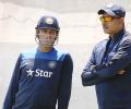In moments of despair, captain Dhoni seeks Shastri's advice