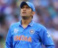 Dhoni hurt during a practice session in Perth