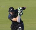 Guptill signs on for fresh Derbyshire stint