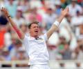 South Africa run through Bangladesh batting; Steyn joins 400 club
