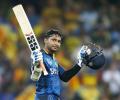 Clarke salutes 'world class' Sangakkara