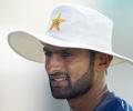 Pakistan's Shoaib Malik announces Test retirement