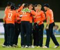 T20: England edge Pakistan by three runs after Afridi blitz