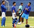 Dhoni hails Nehra's discipline, Yuvi's approach