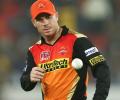 Warner relinquishes Sunrisers Hyderabad captaincy