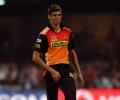 Injured Nehra to undergo knee surgery
