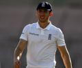 England spinner Ansari announces shock retirement at 25