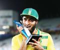 Tahir weaves spell around Kiwi batsmen to record T20 win