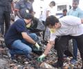 #SwachhBharat: Tendulkar teams with Thackeray Jr in clean-up drive