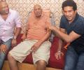 Tendulkar seeks coach Achrekar's blessings on 'Guru Purnima'