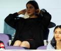 Anushka dazzles, Kohli disappoints