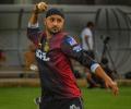 Confident that Harbhajan will do a great job for KKR, says Karthik