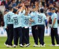 Second-string England trounce Pakistan, seal ODI series
