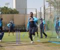 T20 World Cup: Dhoni gives throwdowns to India batters