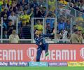 Kane Williamson suffers nasty knee injury in IPL opener