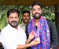 Mohammed Siraj meets Telangana CM